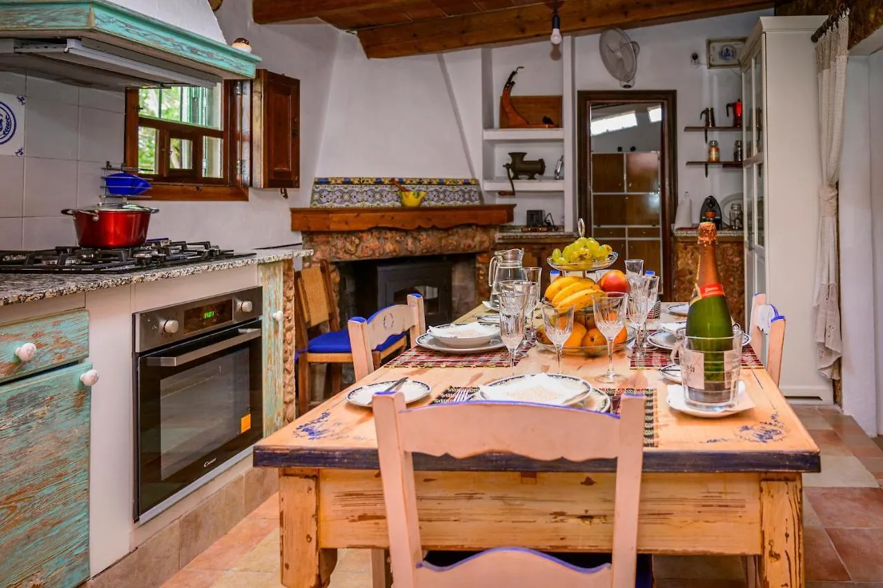Nice Majorcan Country House Sta Maria Del Cami By Renthousing 산타 마리아 델 카미 0*,  스페인